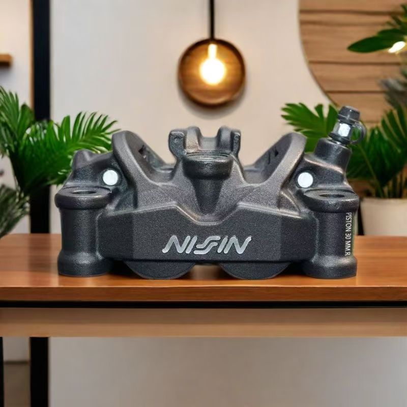 Forged Front Brake Caliper 4 Piston - オートバイ用ニッシン鍛造ブレーキキャリパー非対称4ピストン100MMインストールロックポイント（前輪ブレーキ用）