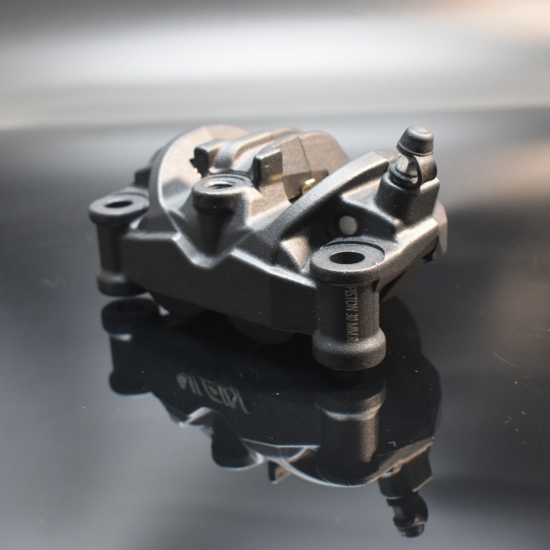 オートバイ日清鍛造ブレーキキャリパー非対称4ピストン100M - Forged Front Brake Caliper 4 Piston のレビューと価格