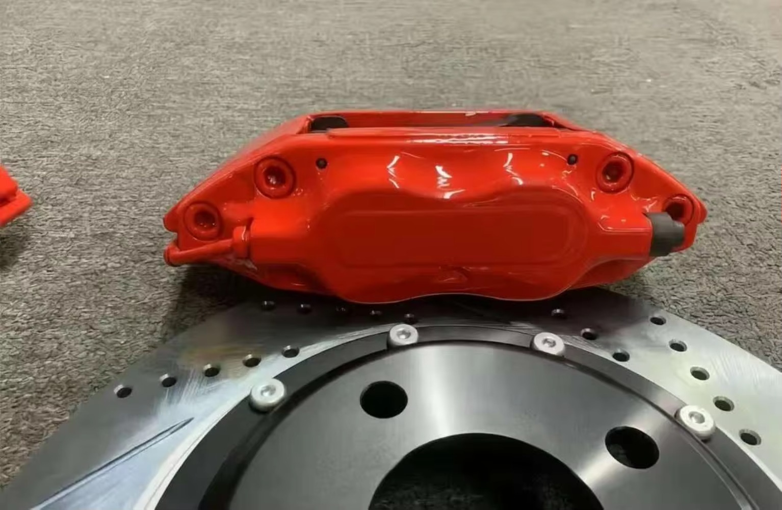 新型高性能アルミ合金製レーシングブレーキキャリパーキット フ - Forged Front Brake Caliper 4 Piston のレビューと価格