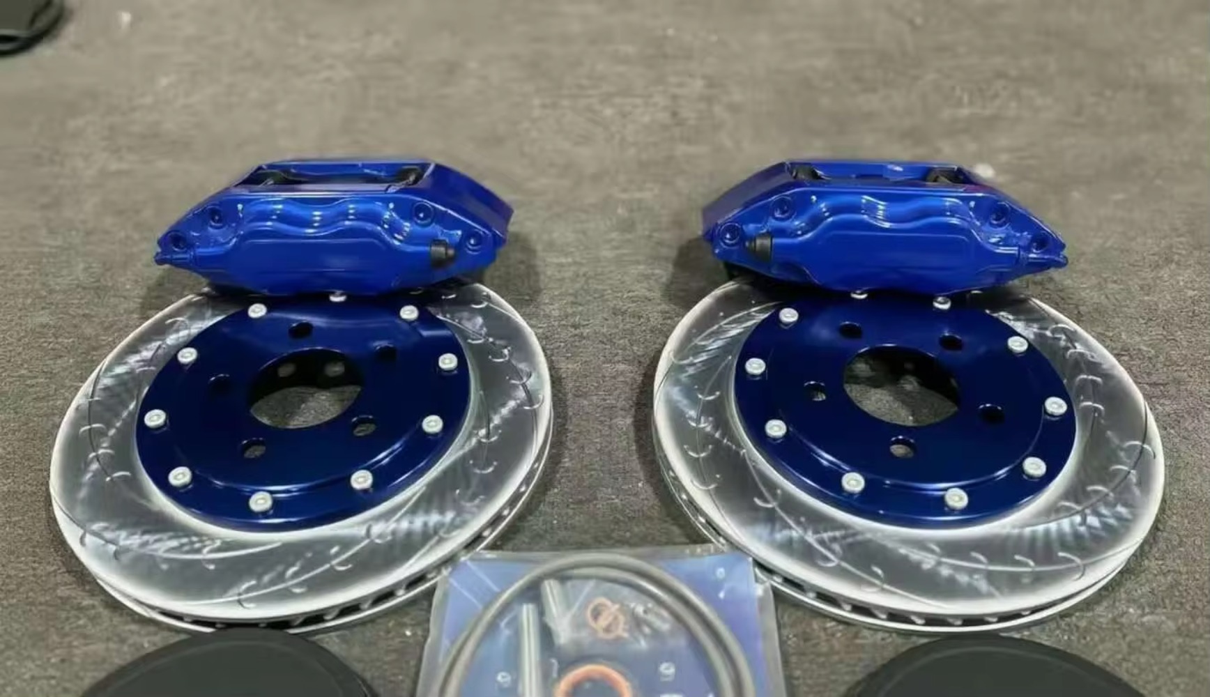 新型高性能アルミ合金製レーシングブレーキキャリパーキット フ - Forged Front Brake Caliper 4 Piston のレビューと価格